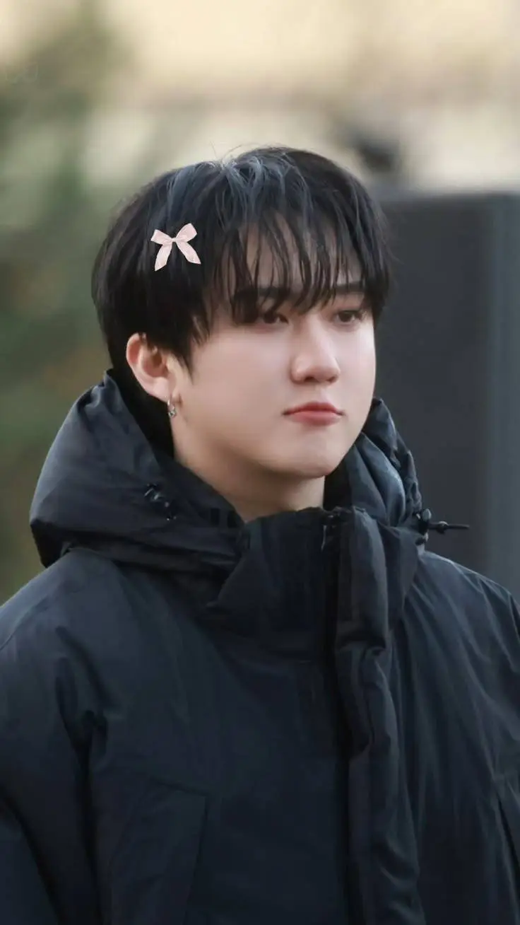 ai character: Changbin Husband  background