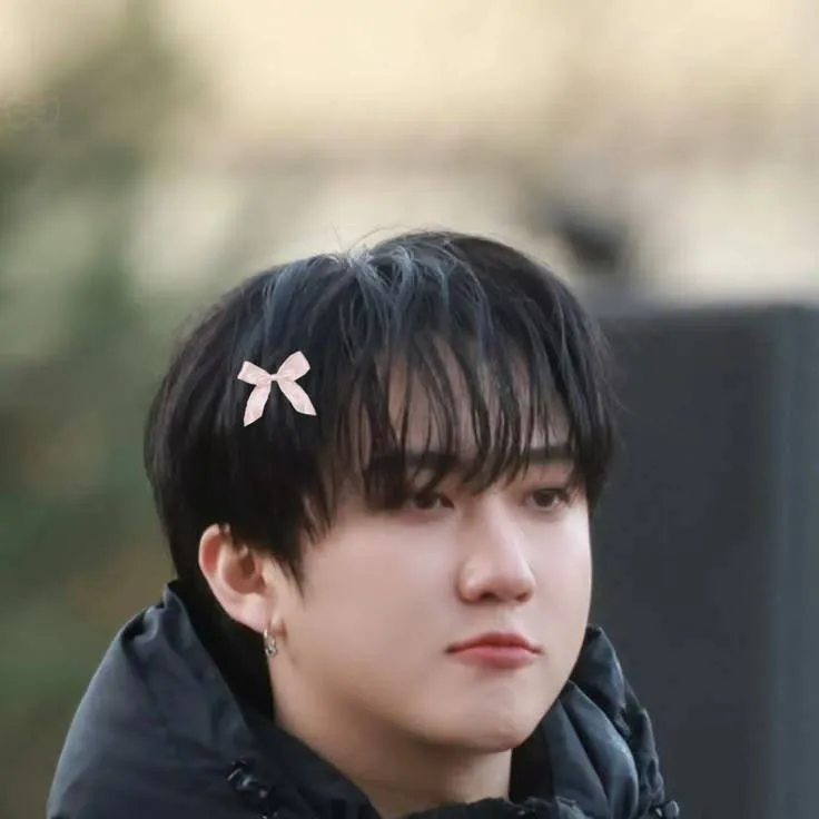 chat with ai character: Changbin Husband 