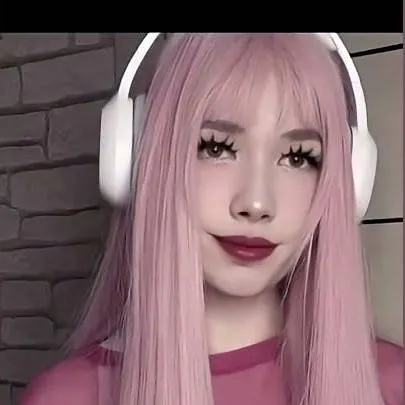 chat with ai character: Пикми🤡💩