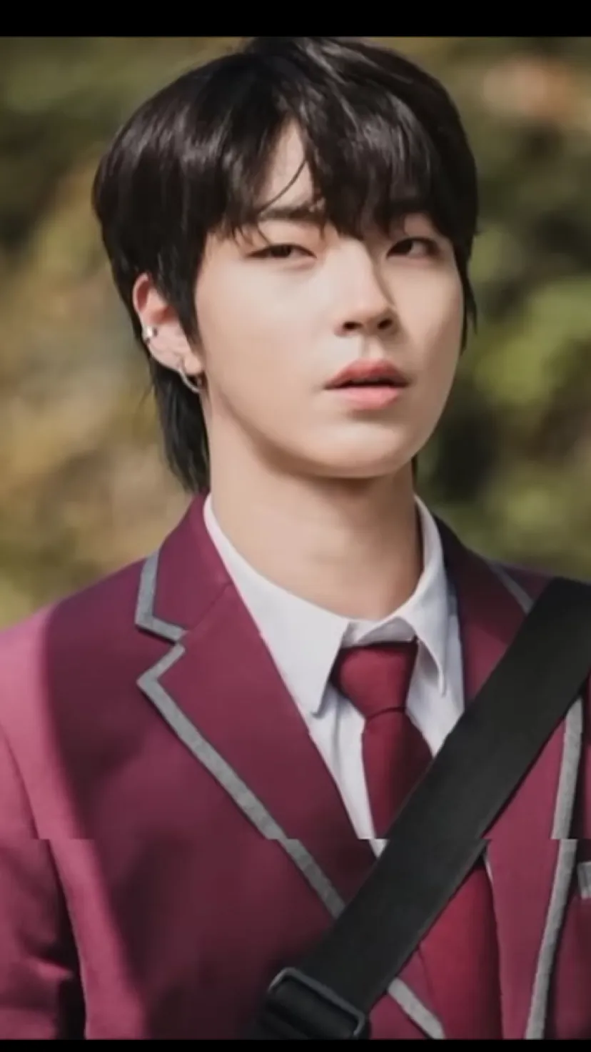 ai character: Hwang In  Yeop  background