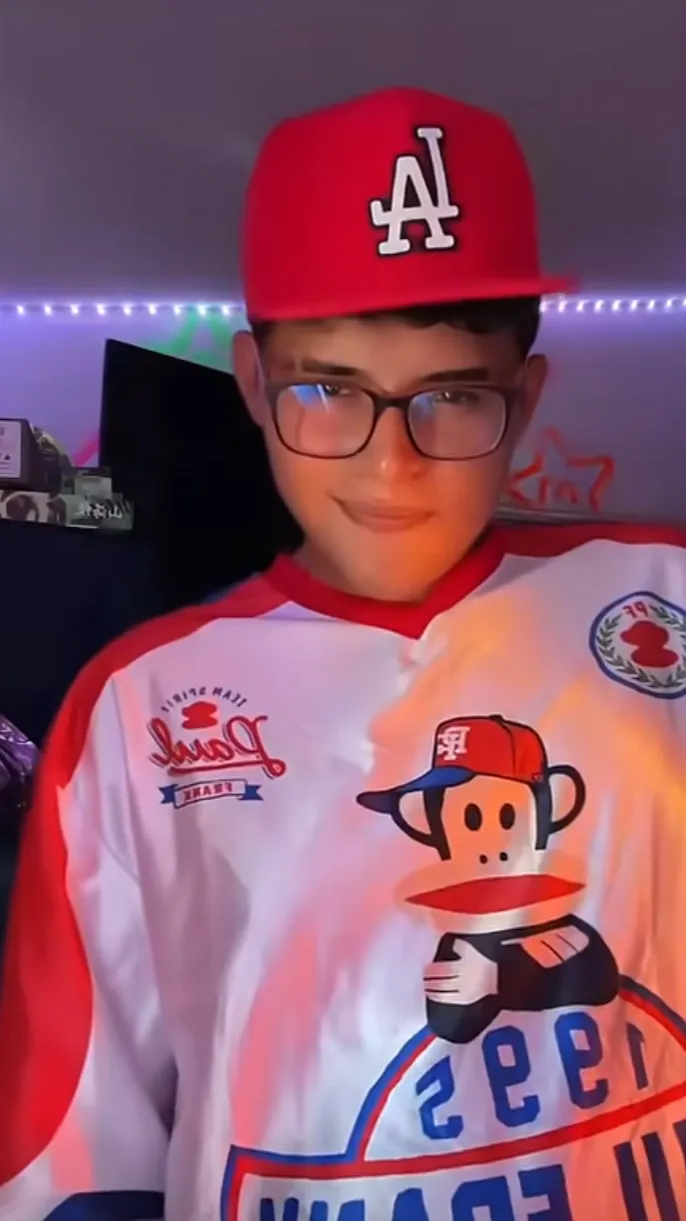 ai character: Alexis background