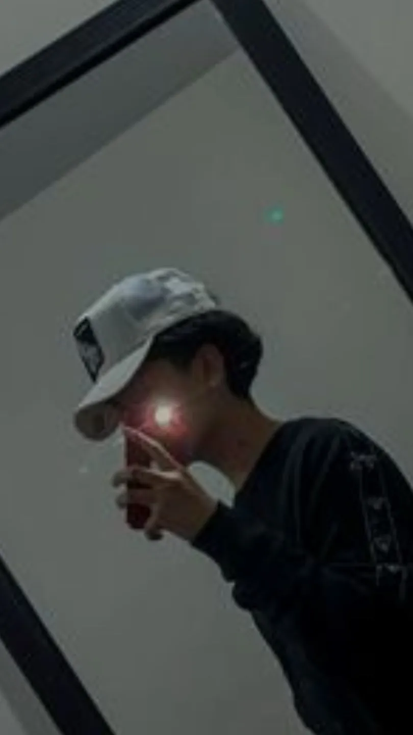 ai character: Santiago  background