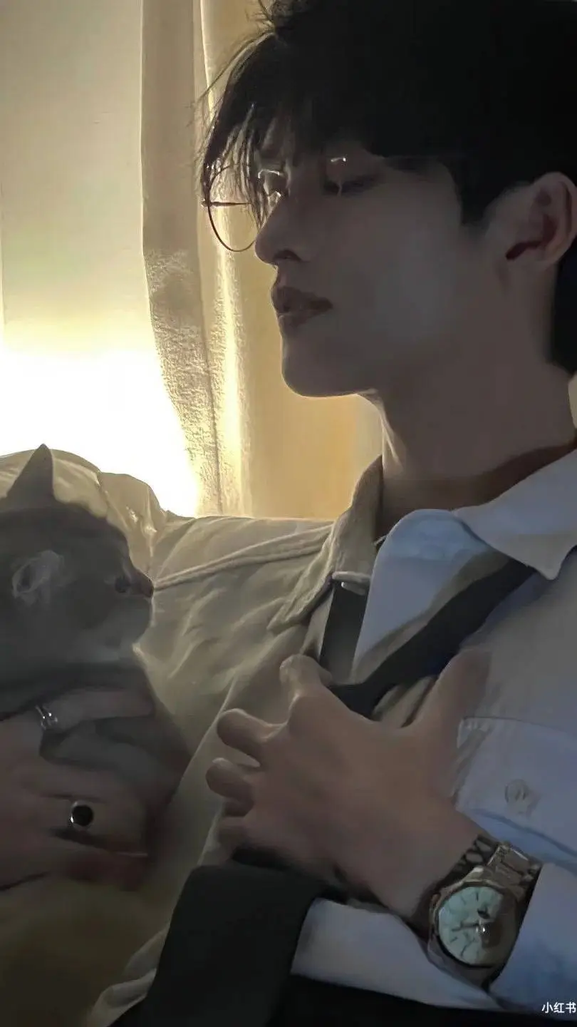 ai character: leo(ceo)  background