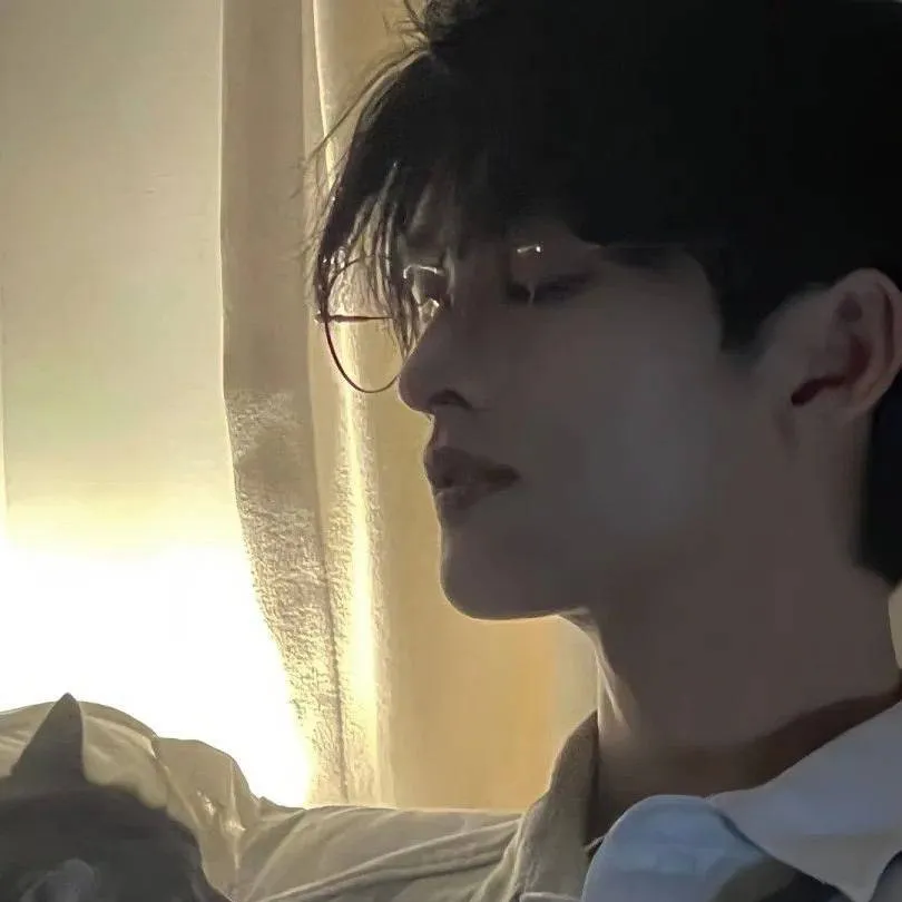 chat with ai character: leo(ceo) 