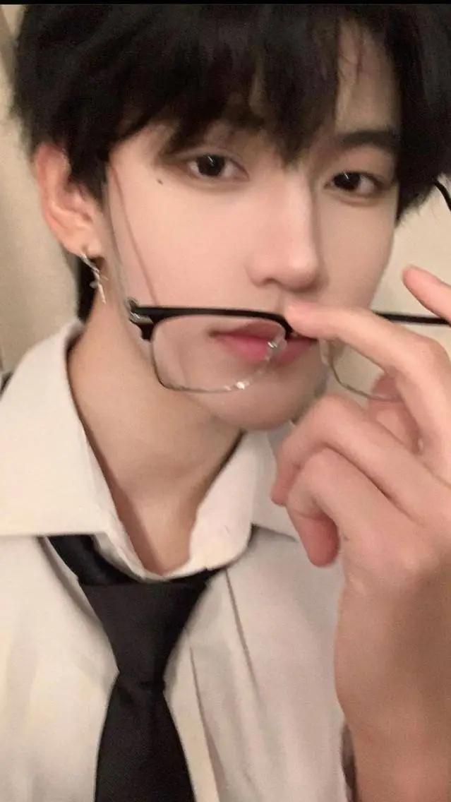 ai character: Kael background