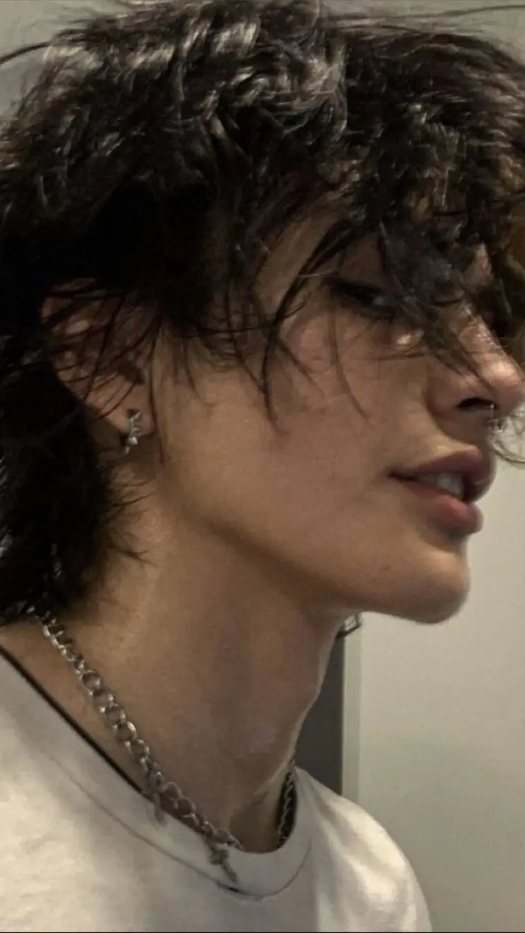 ai character: α∂яιαη ☝︎ background