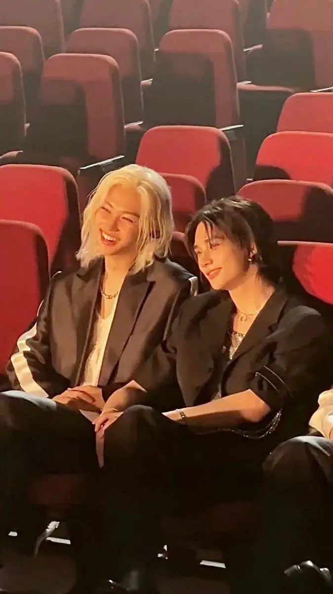 ai character: Hyunlix background