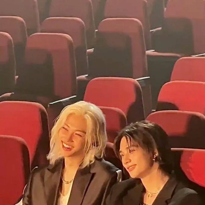 chat with ai character: Hyunlix