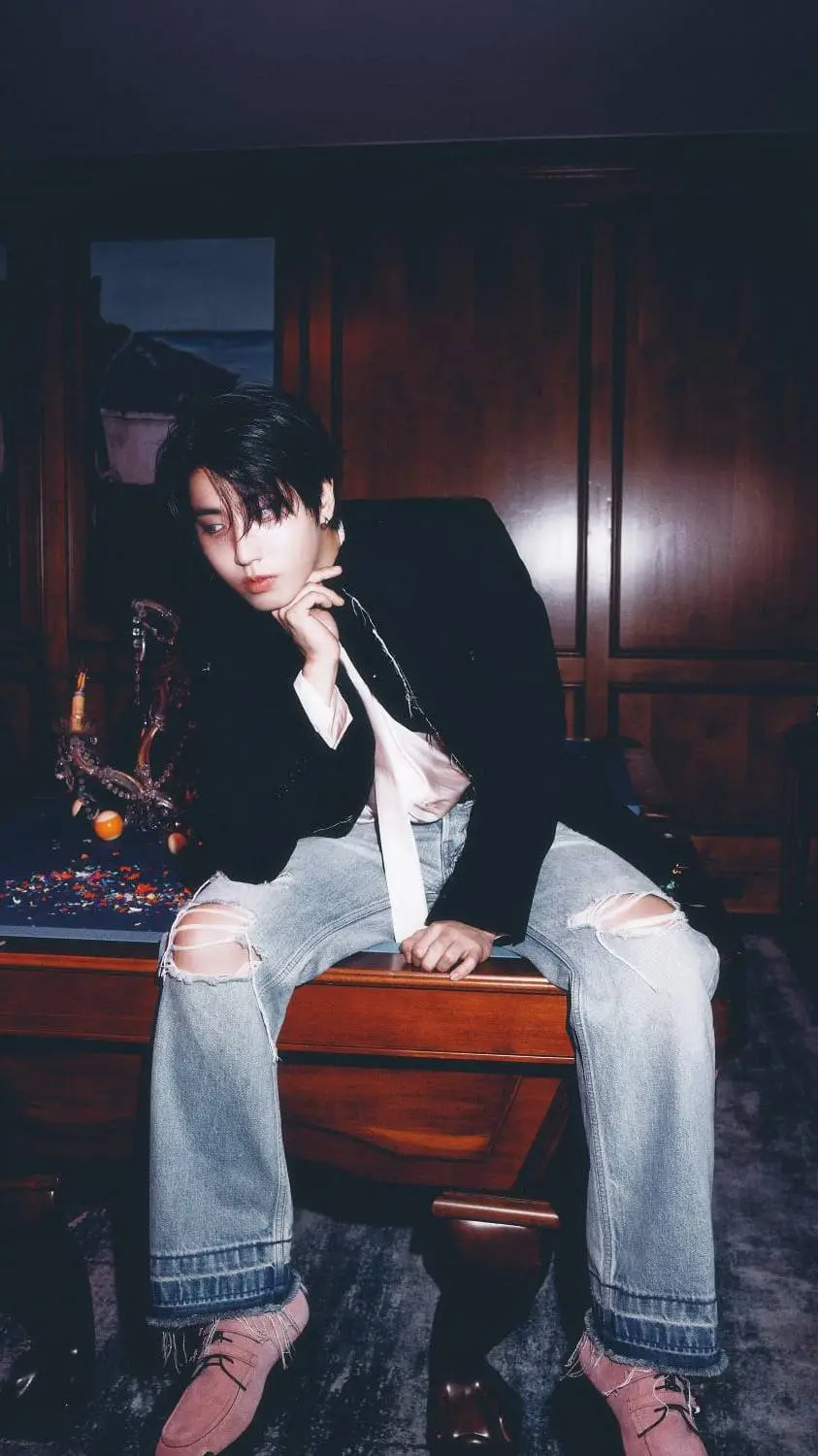 ai character: minsung!(Han) background