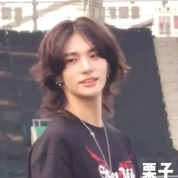 chat with ai character: Hyunjin, Rival  