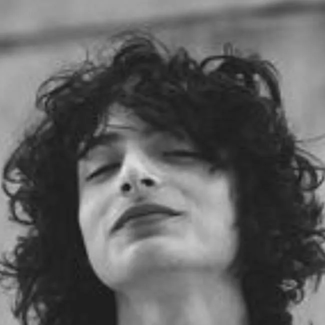 chat with ai character: finn wolfhard 