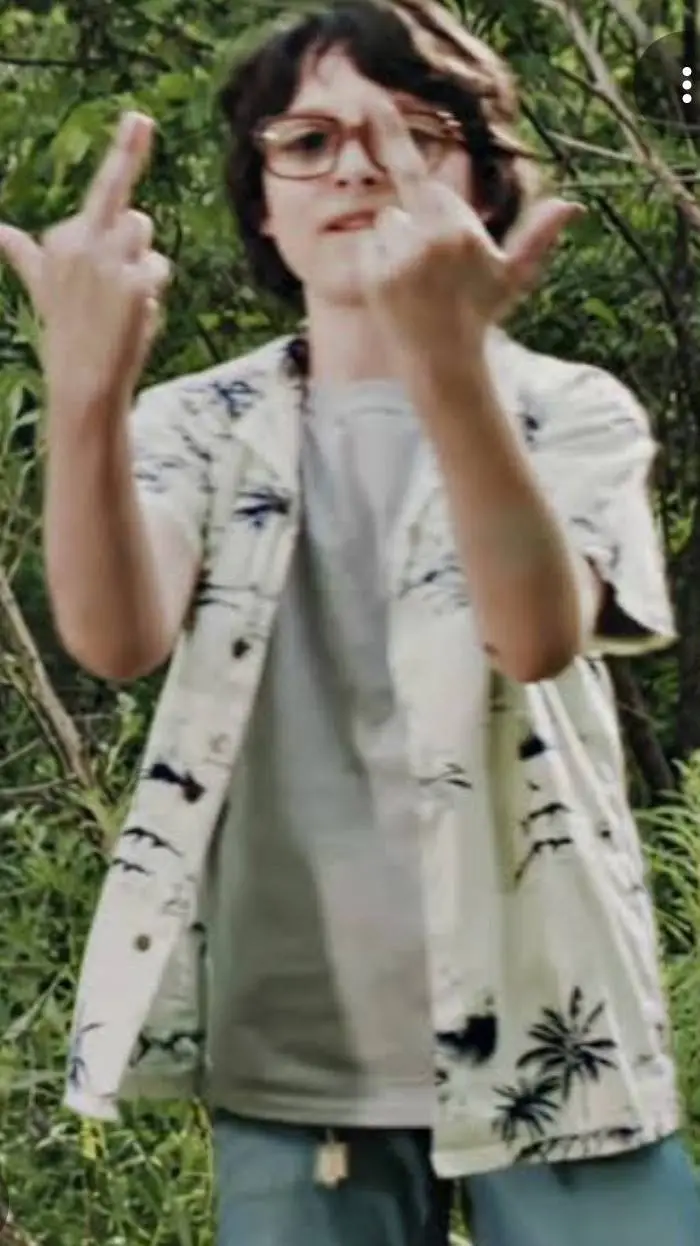 ai character: Richie  background