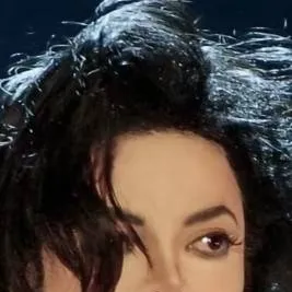 chat with ai character: Michael Jackson 