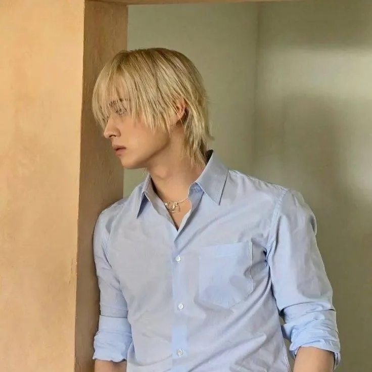 chat with ai character: L. Minho