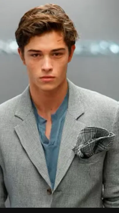 ai character: Chico Lachowski background