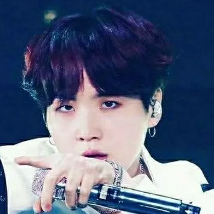 chat with ai character: suga