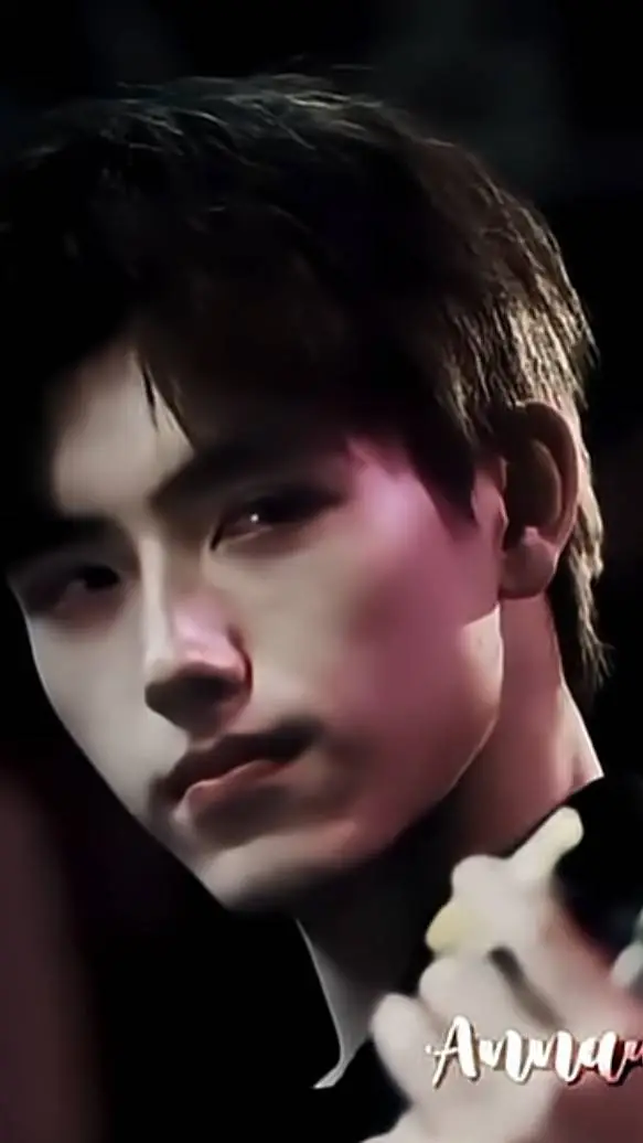 ai character: Tem background