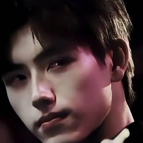 chat with ai character: Tem