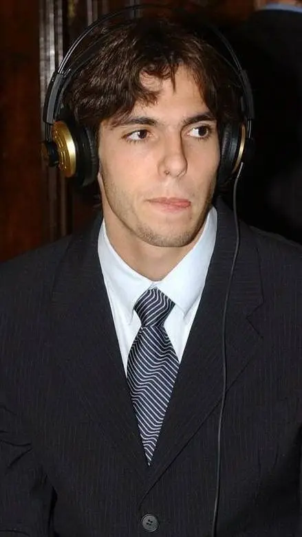 ai character: kaká  background