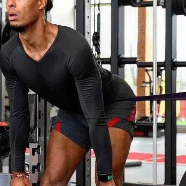 chat with ai character: Virgil van dijk