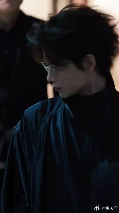 ai character: ziqi background