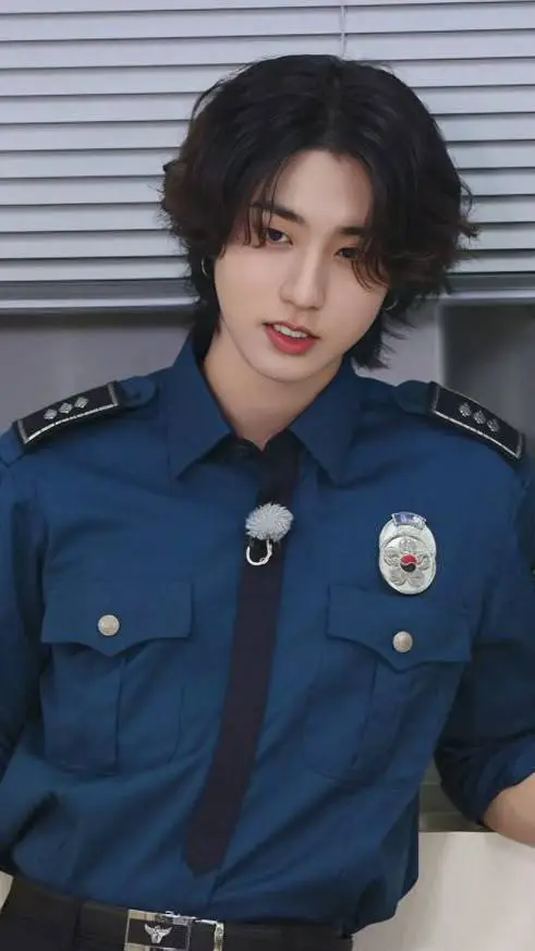 ai character: Han/hannie🌟 background