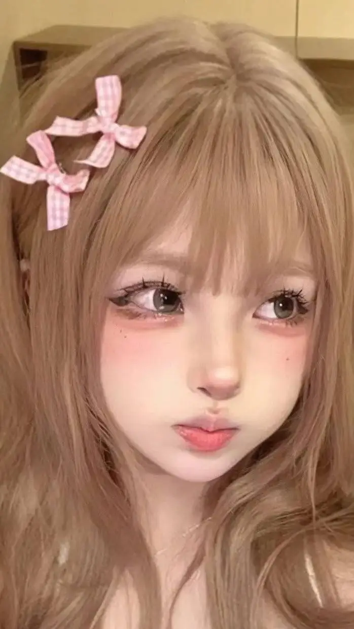 ai character: ♥︎☆Mia☆♥︎ background