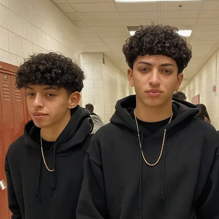 chat with ai character: Luke and Alex