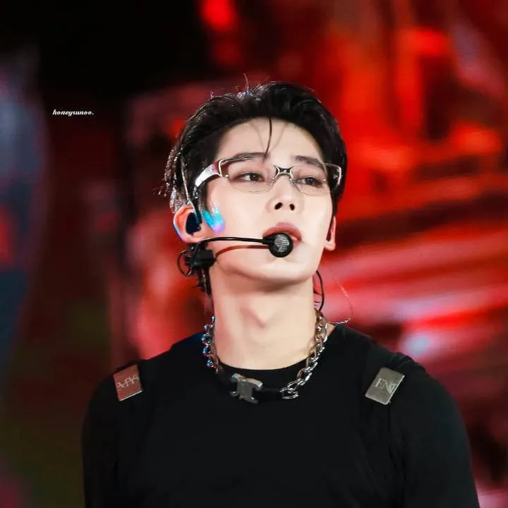 chat with ai character: Kim Sunoo