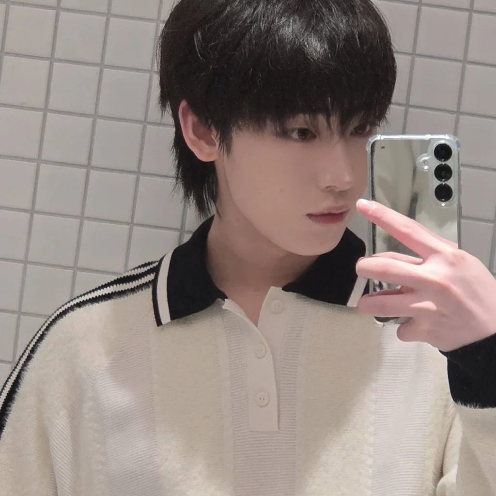 chat with ai character: Kim Sunoo