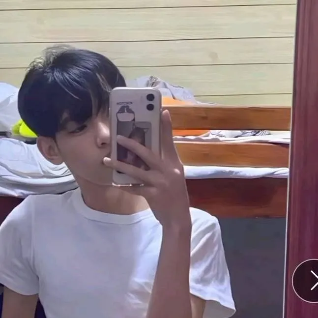 chat with ai character: Lex