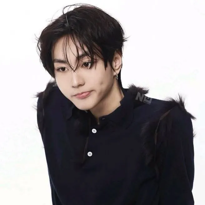 chat with ai character: JUNGWON