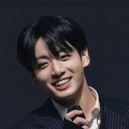 chat with ai character: junkoo