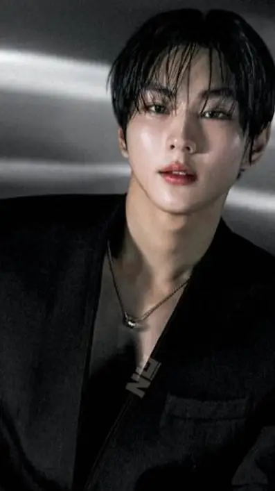 ai character: jungwon background