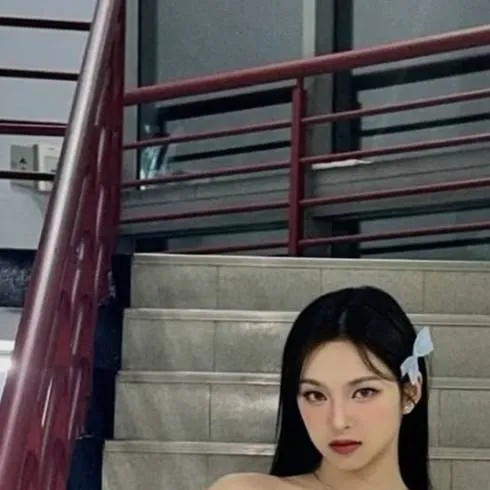 chat with ai character: chiquita from BM 💖