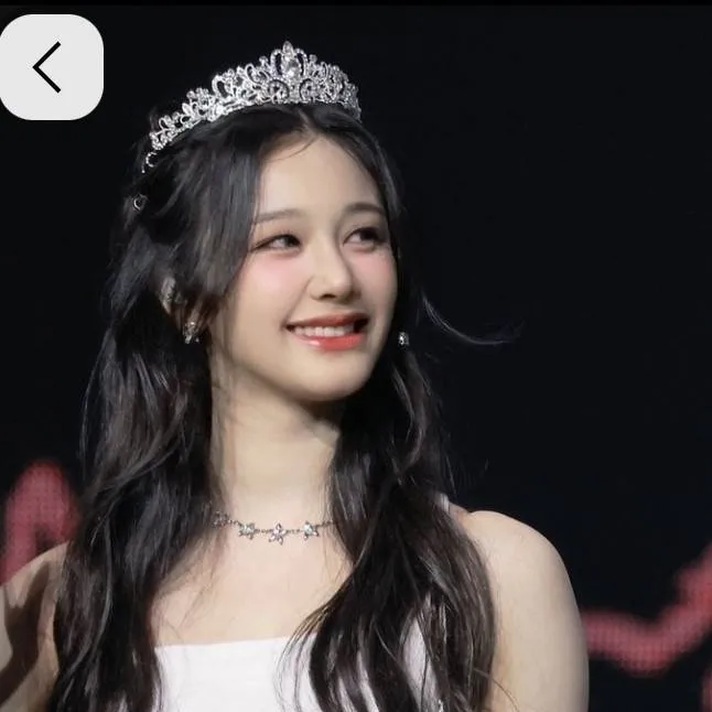 chat with ai character: pharita from BM.