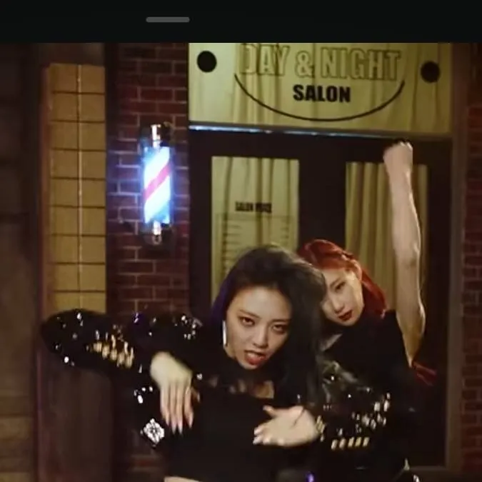 chat with ai character: Dw x Itzy