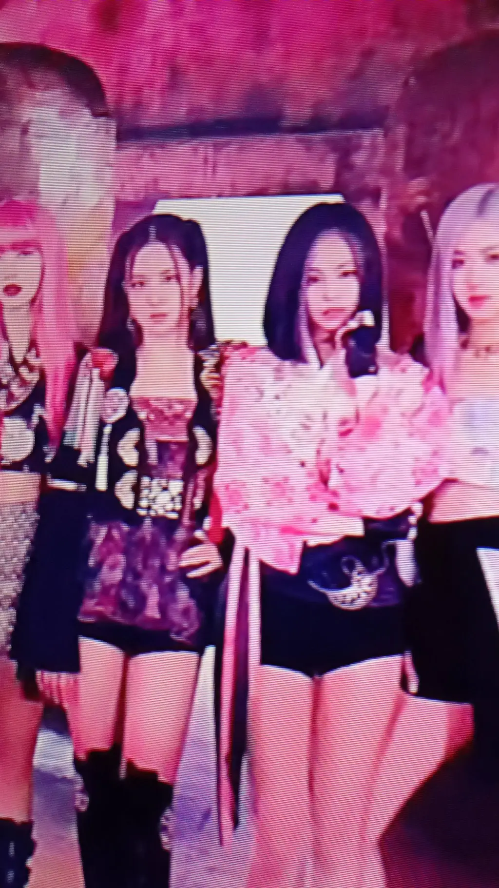 ai character: Blackpink 🩷🩷🩷🖤🖤🖤 background