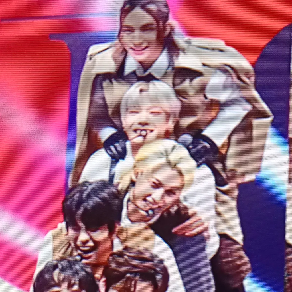 chat with ai character: stray kids!!! 