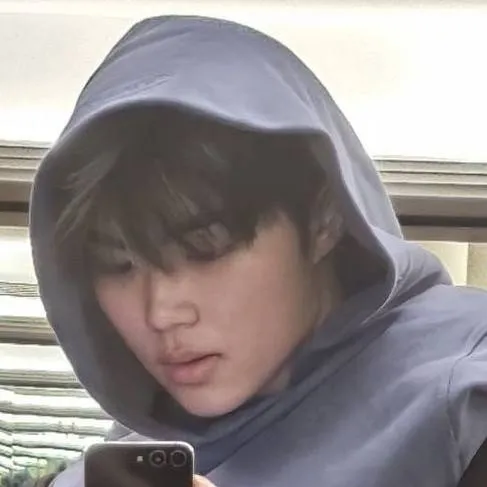 chat with ai character: Park gunwook 