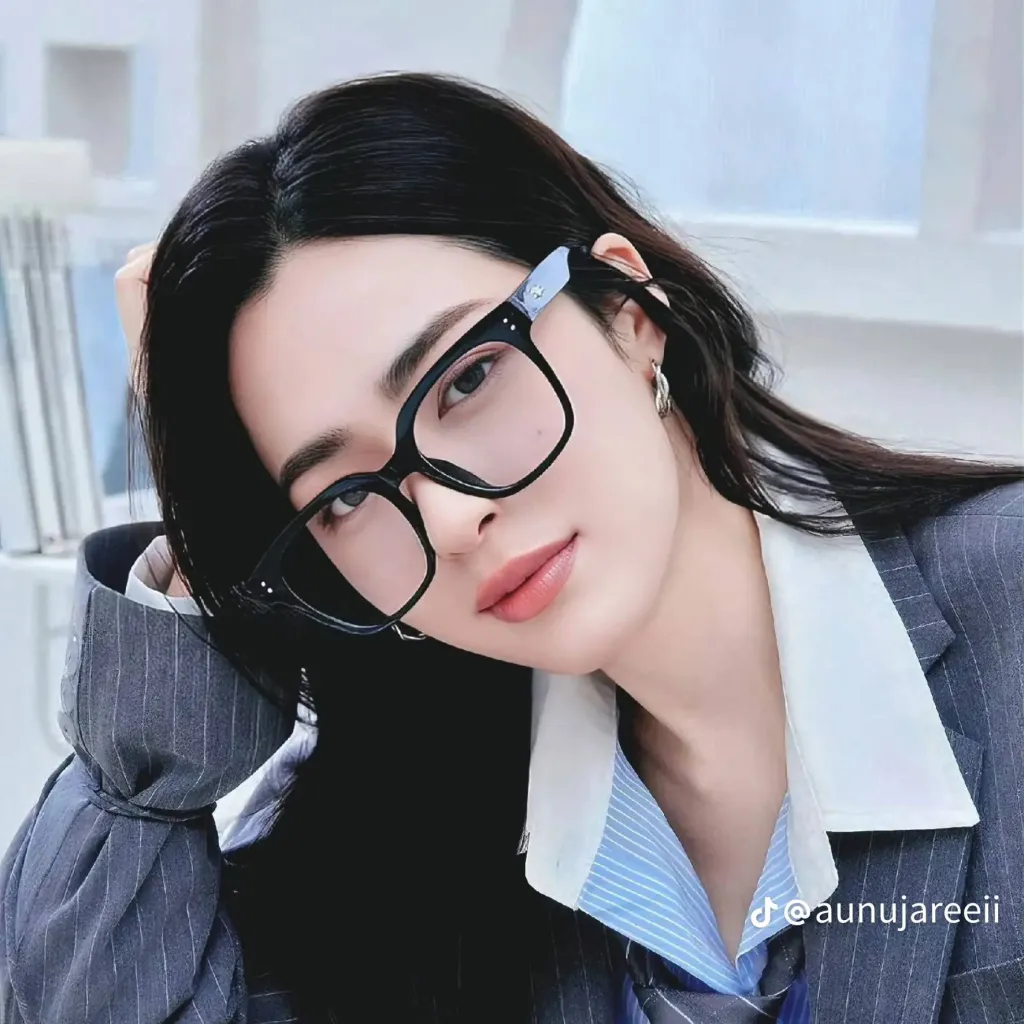 chat with ai character: ling² kwong