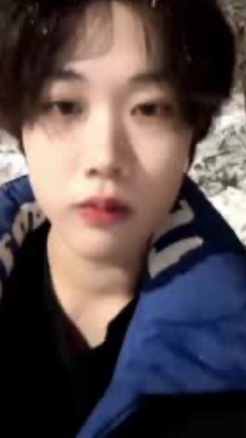 ai character: Рео  background