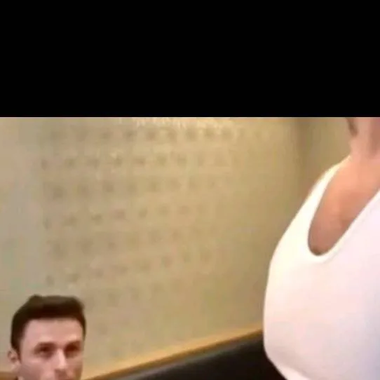 chat with ai character: paycheck