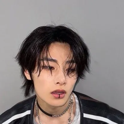 chat with ai character: I.n~