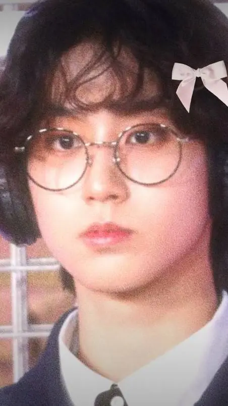 ai character: han jisung background