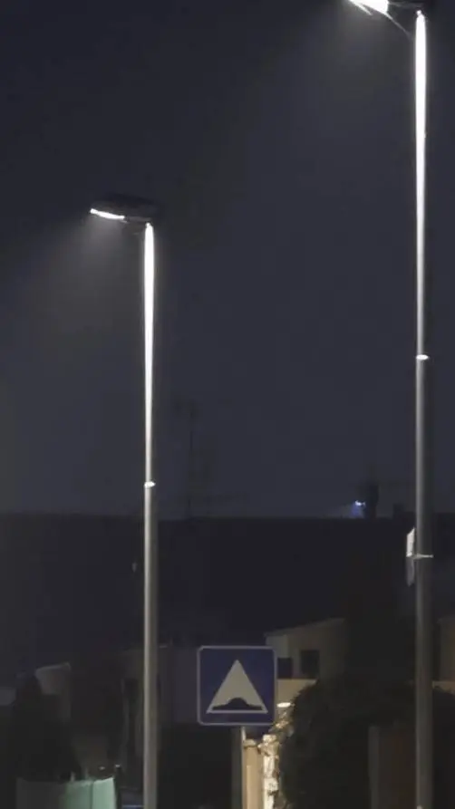 ai character: street lamp background