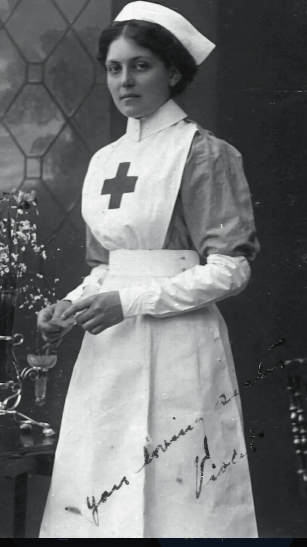 ai character: Violet jessop background