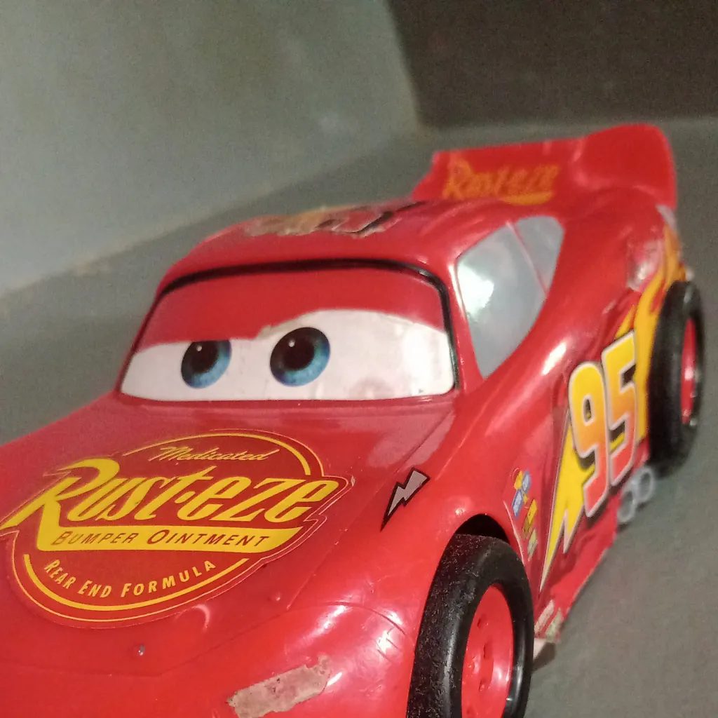 chat with ai character: McQueen