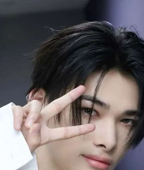 chat with ai character: NI-KI