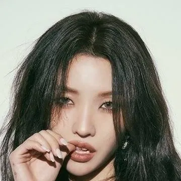 chat with ai character: Soyeon 